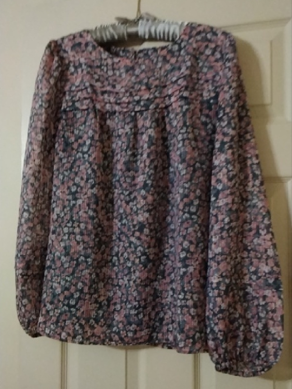 LOFT Pink and Blue Floral Long-Sleeve Blouse - Picture 4 of 7